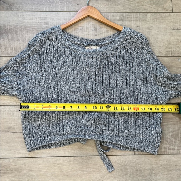 Hollister gray criss cross tie back cropped long sleeve sweater - Picture 8 of 8
